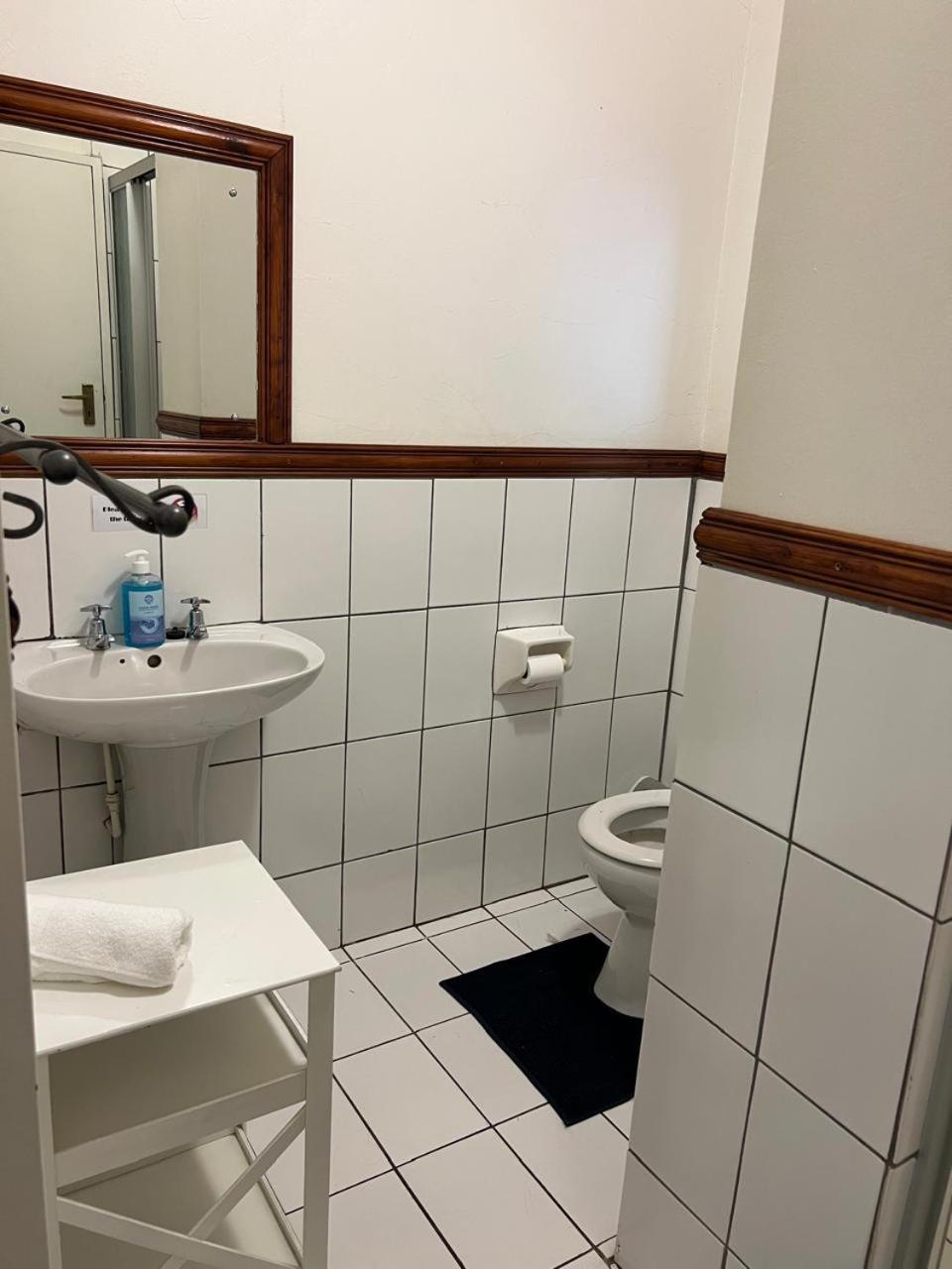 Barnyard Venue Hotel Ермело Екстериор снимка