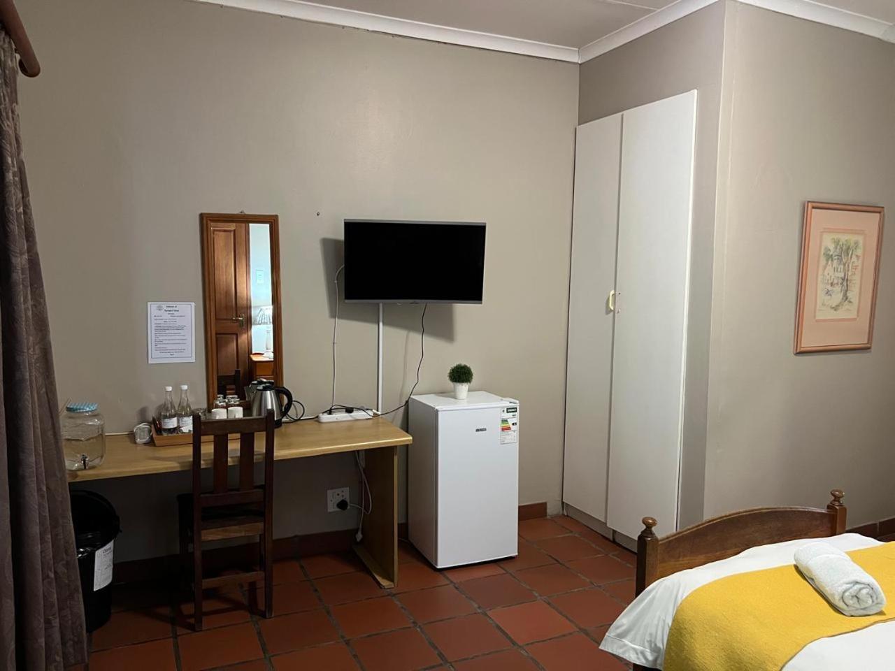 Barnyard Venue Hotel Ермело Екстериор снимка