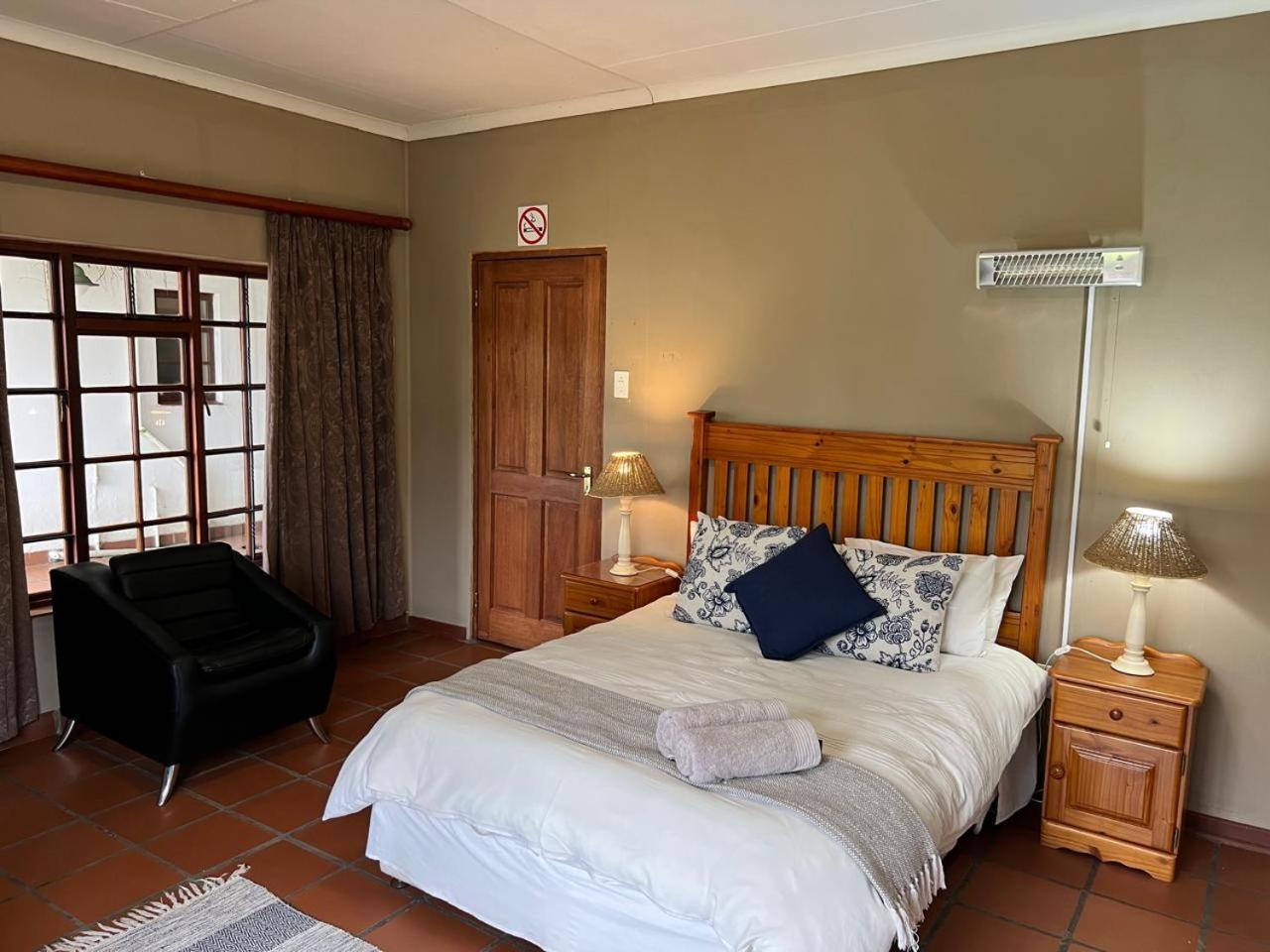 Barnyard Venue Hotel Ермело Екстериор снимка
