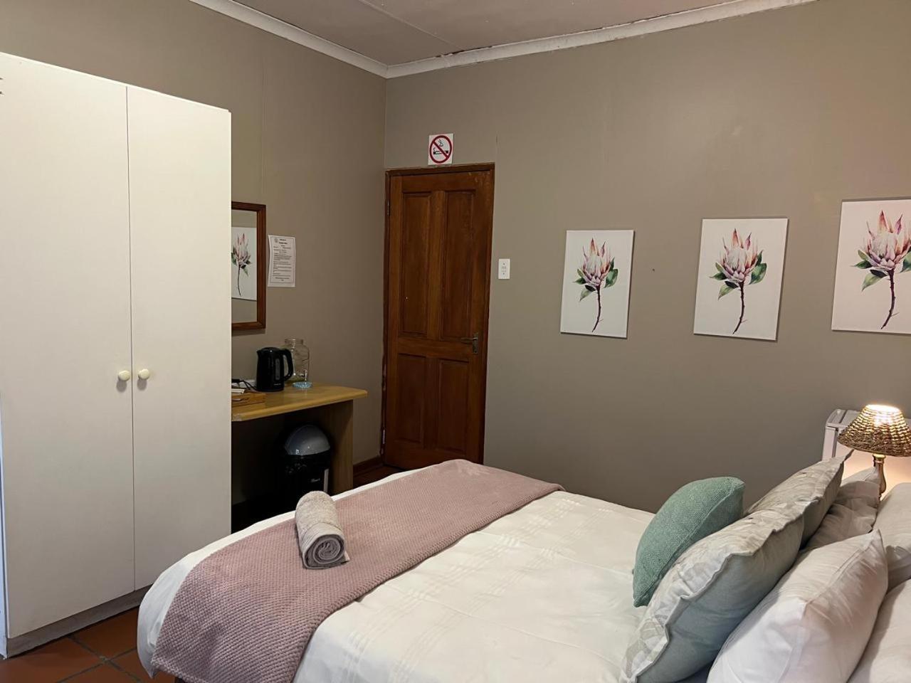 Barnyard Venue Hotel Ермело Екстериор снимка