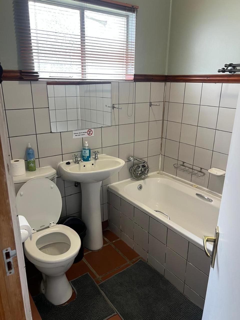 Barnyard Venue Hotel Ермело Екстериор снимка
